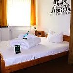 Schwarzes Ross & Restaurant מלון 3*
